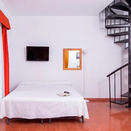 Rvhotels Mar De Tossa 호텔 또사데마르